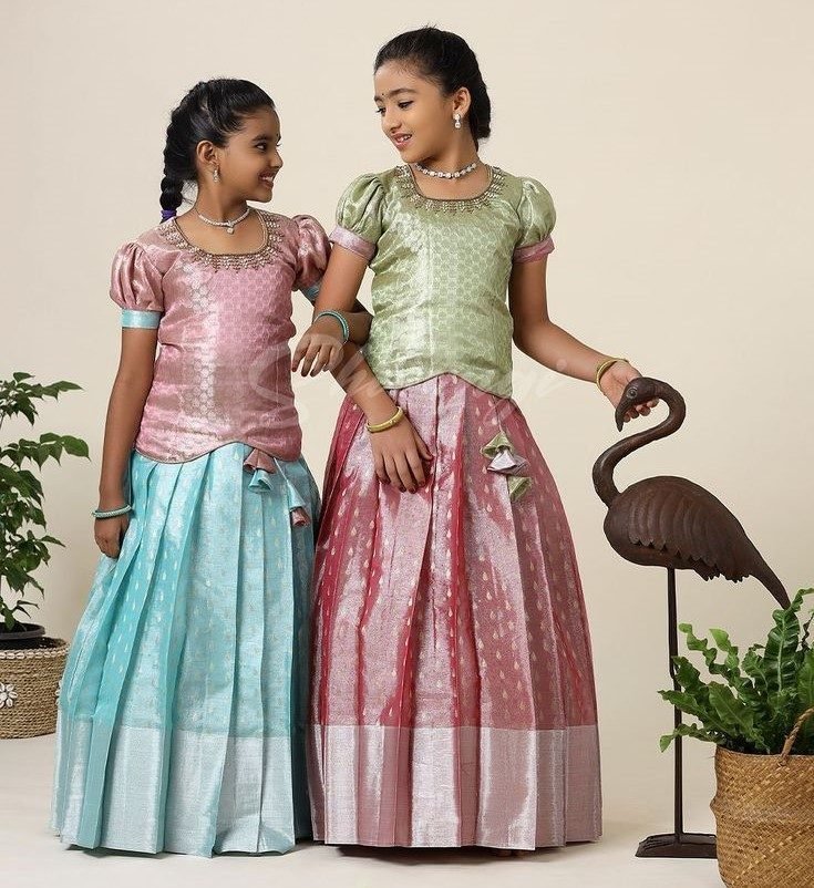 Pattu pavadai